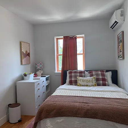 Cozy And Peaceful Room In Brooklyn